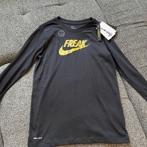 Boys Nike dry fit long tee
